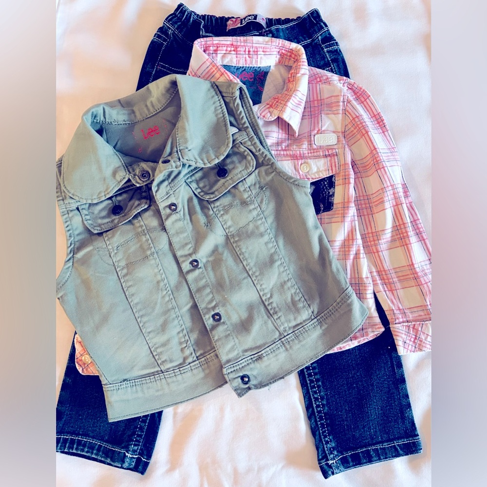 Outfit - Picture 3 of 7